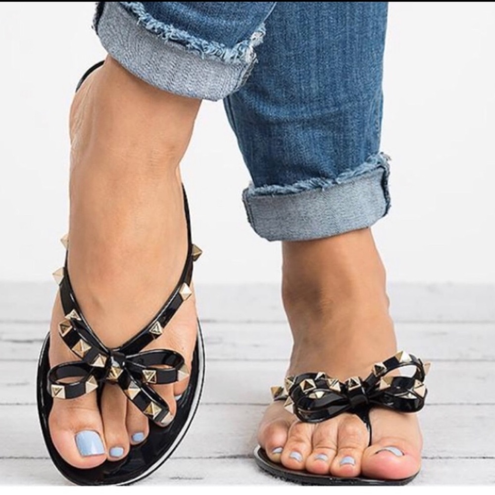 🖤🖤 Black jelly studded flip flops size 9